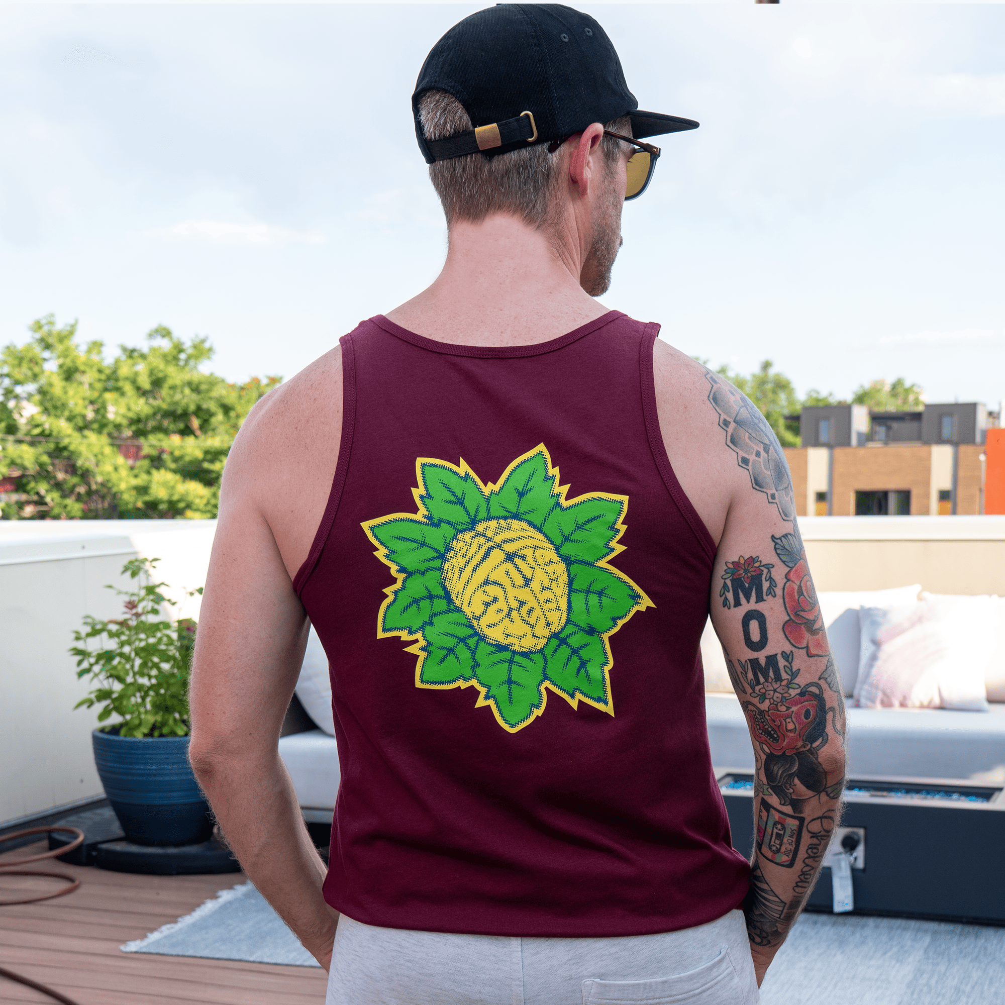 Large Mindflower brain-flower back print on maroon tank top